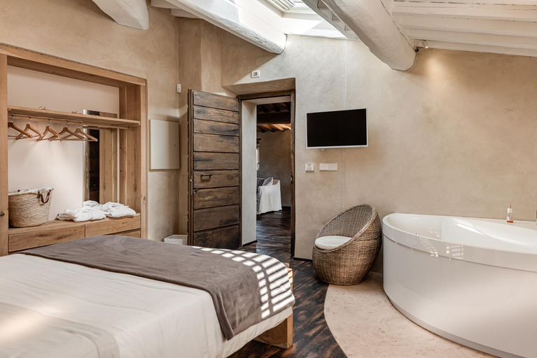 Bedroom 26