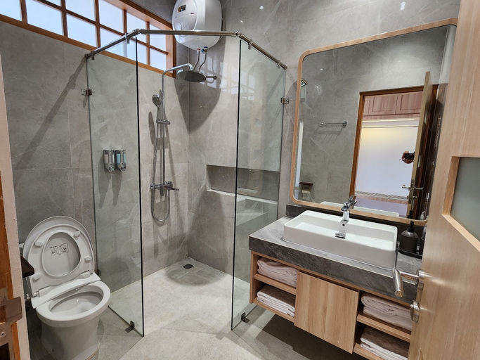 Bathroom 4, Aki Koe-En Restorant Villa & Cafe, Bogor