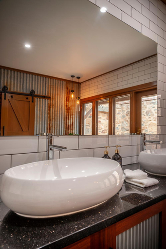 Bathroom 3, Angaston Saleyards Luxury Accommodation, Barossa - Angaston