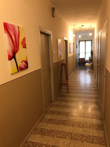 Others 5, Albergo centrale, Piacenza
