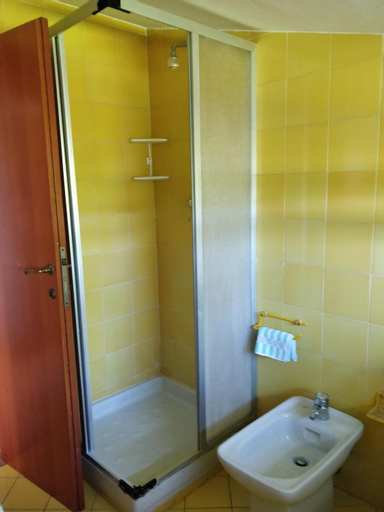 Bathroom 9