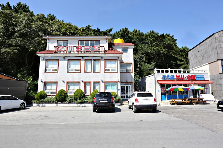 Cheonripo Condo, Taean