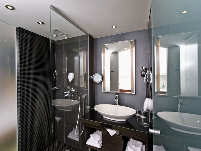 Bathroom 4, RADISSON BLU PARK HOTEL CONFERENCE CENTRE DRESDEN RADEBEUL, Meißen