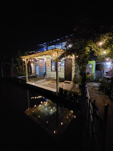 Exterior & Views 23