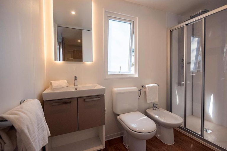 Bathroom 12