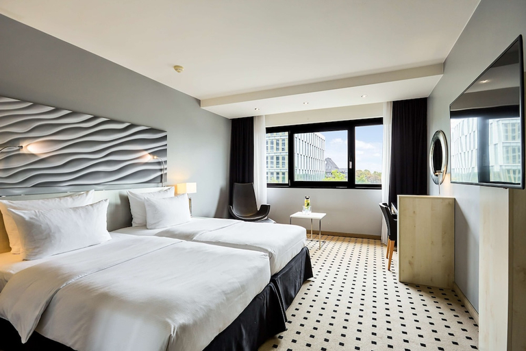 Bedroom 3, Radisson Blu Conference Hotel, Dusseldorf, Düsseldorf