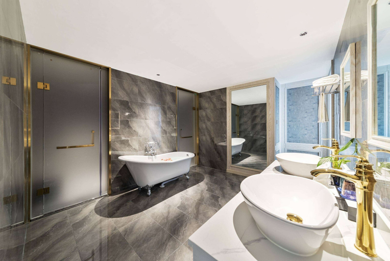 Bathroom 2, Howard Johnson by Wyndham Lake Serenity Hot Springs Xichang, Liangshan Yi