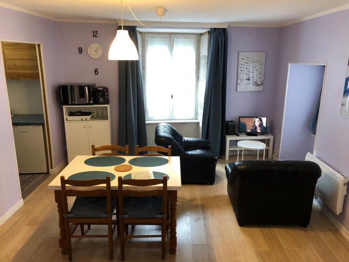 Others 3, Chez Gustou, Cantal