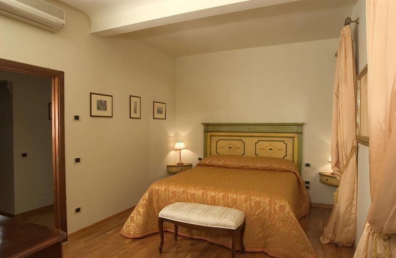 Bedroom, Michelangiolo Penthouse, Florence