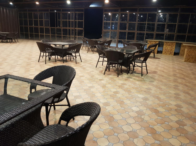 Food & Drinks, Living Green Farms, Allahabad