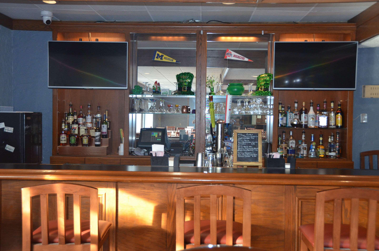 Food & Drinks 4, Quality Inn Perrysburg Area, Wood
