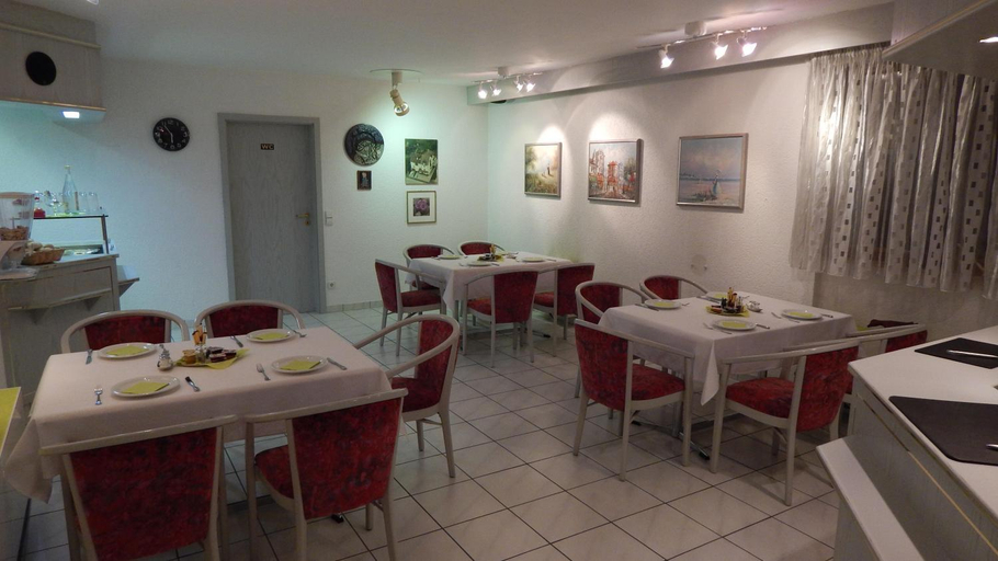 Others 5, Hotel Carle, Esslingen