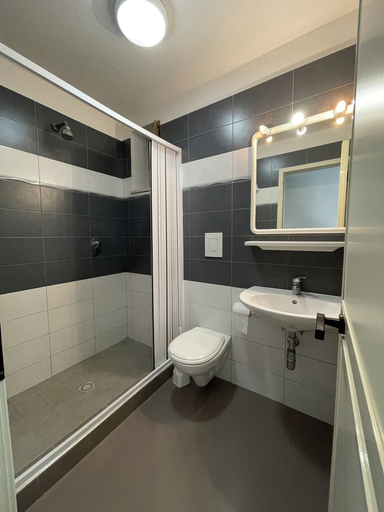 Bathroom 3, sfinal residence, Foggia