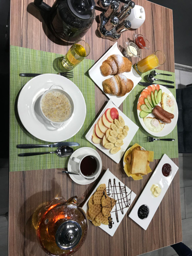 Food & Drinks
