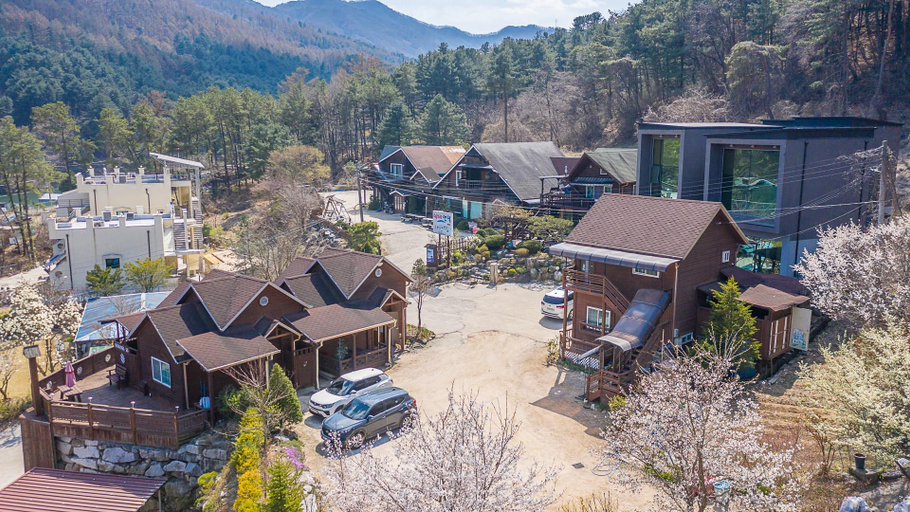 Others 2, Pocheon Haetneun Undeok Pension A, Pocheon
