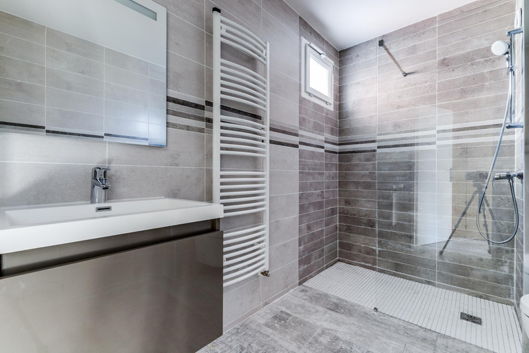 Bathroom 3, Residence 4T IMMO - 31 Avenue Gaston Chauvin, Seine-Saint-Denis