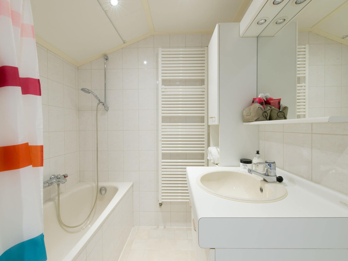 Bathroom 3, Bungalow Near Lake Veere With Sunny Terrace, Noord-Beveland