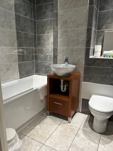 Bathroom 3, Riverview Apartments, Glasgow