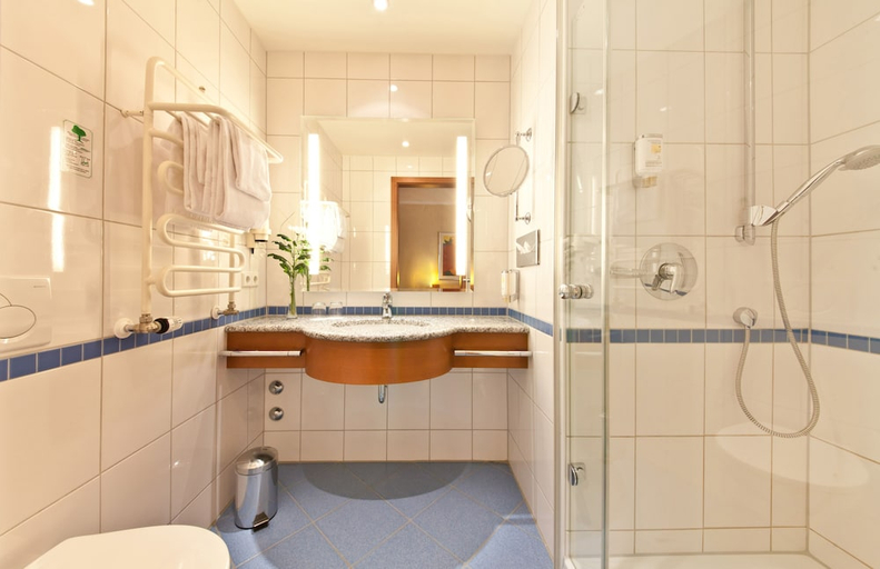 Bathroom 5, Hotel Boulevard, Stuttgart