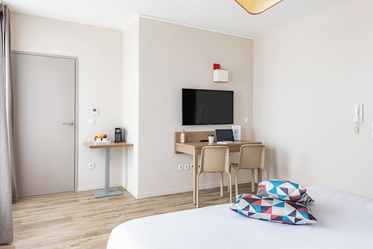 Bedroom 4, Appart'City Confort Cherbourg, Manche