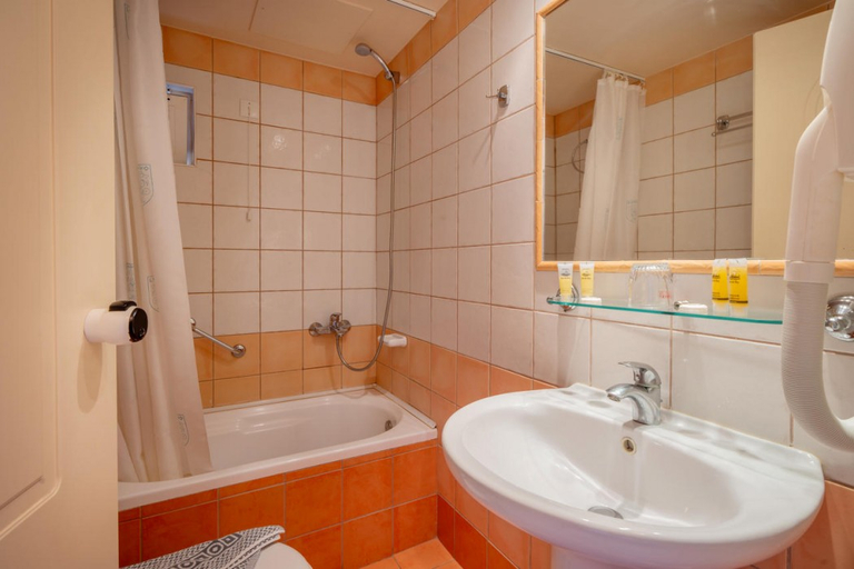 Bathroom, Lefkoniko Beach, Crete