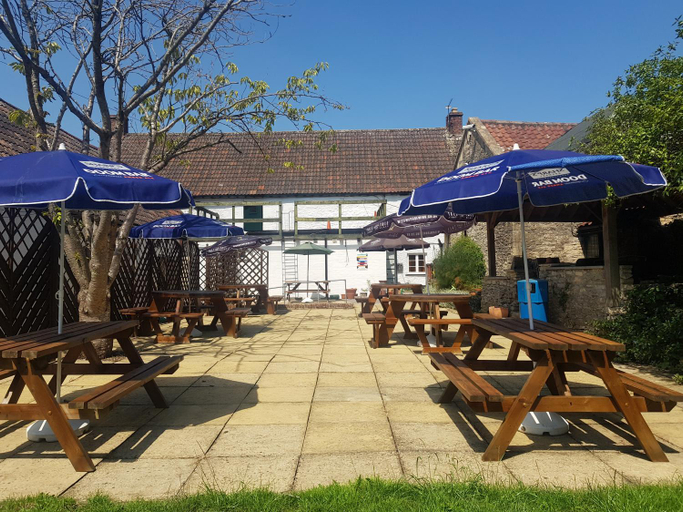 Others 5, The Dog Inn, South Gloucestershire