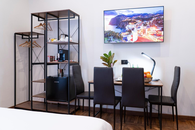 Food & Drinks, Varese Suites, Varese