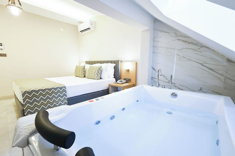 Livia Luxury Apart Hotel, Merkez