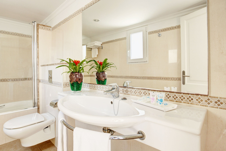 Bathroom 4, Grupotel Tamariscos, Baleares