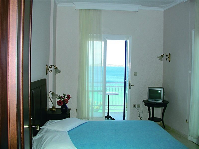 Bedroom 2, Aneroussa Beach, South Aegean