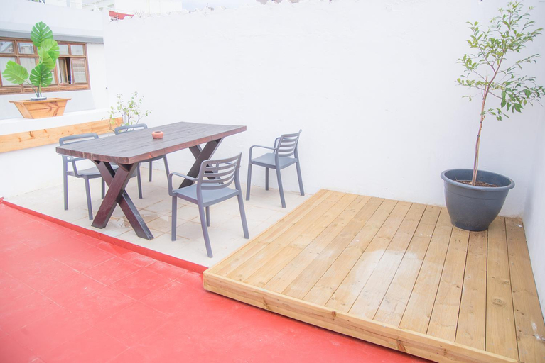 Others 4, Sweet Stays, Las Palmas