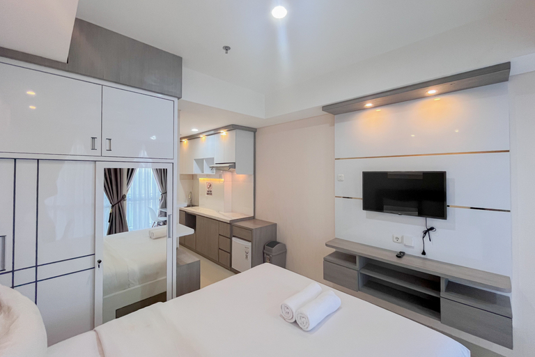 Bedroom 3, Homey Studio Apartment Tamansari Skylounge Makassar By Travelio, Makassar