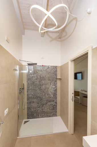 Bathroom 2, Hotel Caramare, Nuoro
