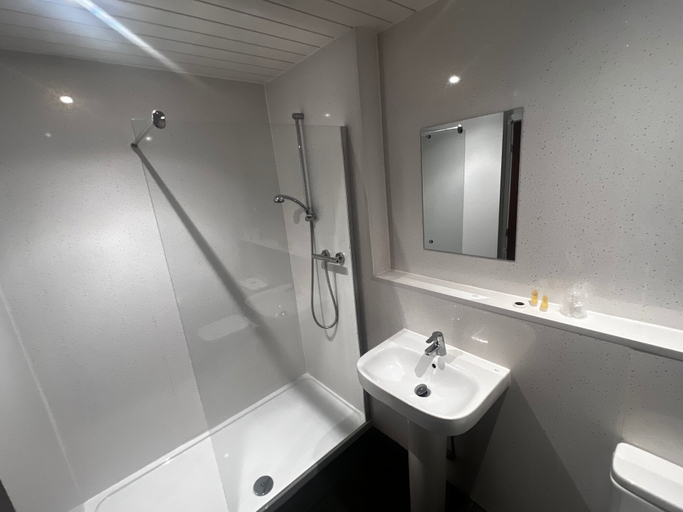 Bathroom 4, Park Hotel, Falkirk