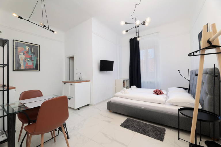 Others 4, Apartments Luan, Rijeka