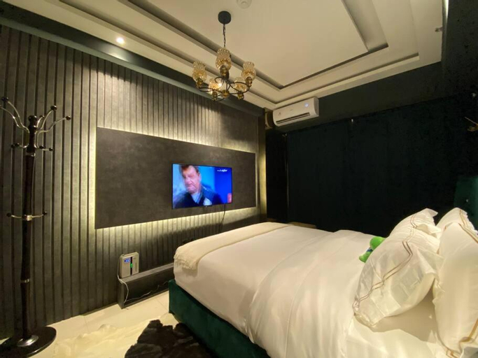Bedroom 13