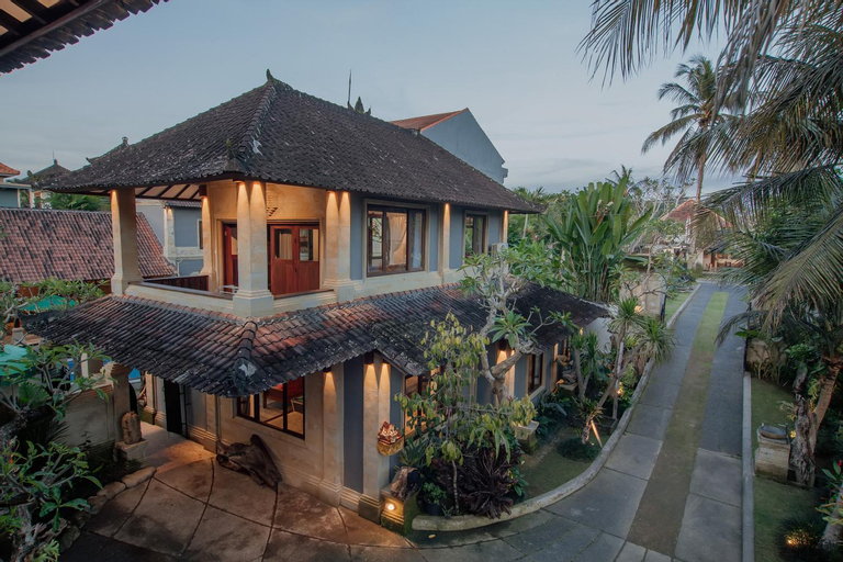 Exterior 6