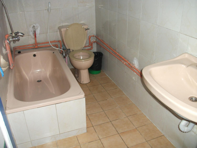 Bathroom 4, Bob Marley House Sherief Hotel Luxor, Luxor