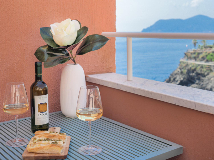 Food & Drinks, Dreamers Sea View - White and Green, La Spezia