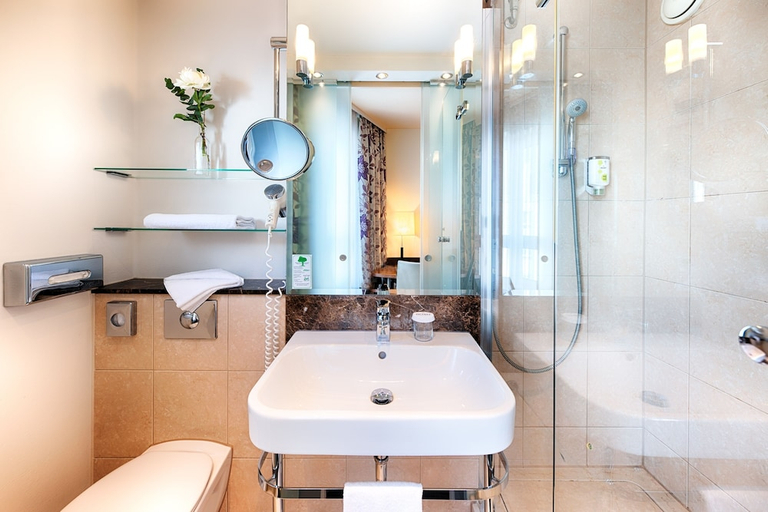 Bathroom 4, ACHAT Hotel Wiesbaden City, Wiesbaden