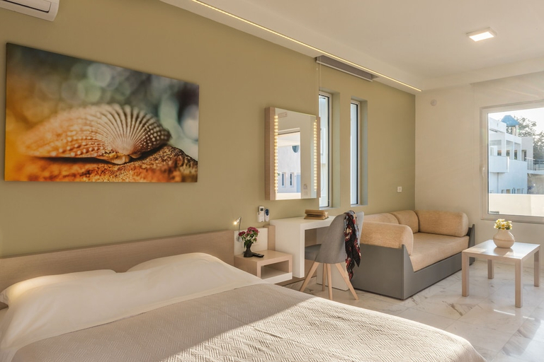 Bedroom 2, Forum Suites, Crete