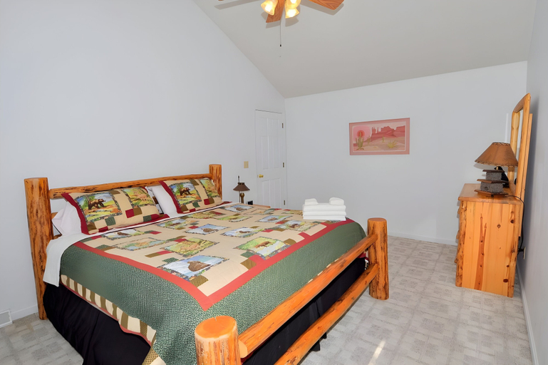 Bedroom 2, Almost Heaven - Cozy and Wonderful, Morgan