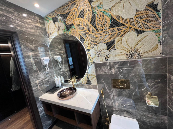 Bathroom, Victoria Villas, Hạ Long