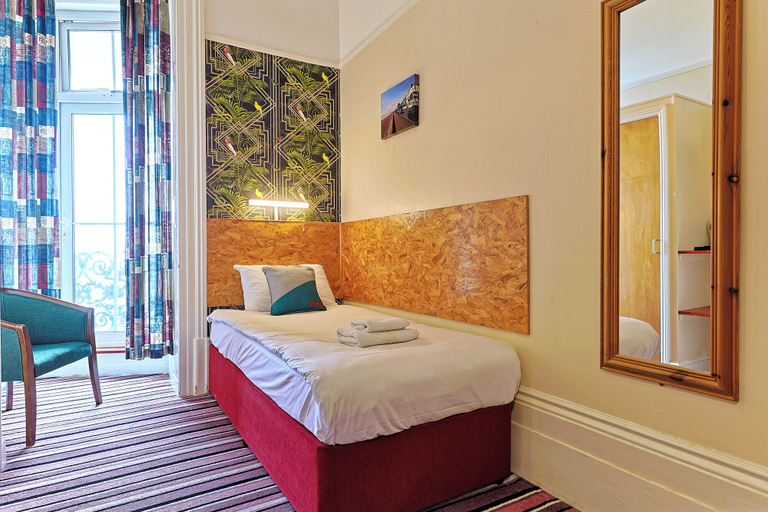 Bedroom 2, The Southcliff Hotel, Kent