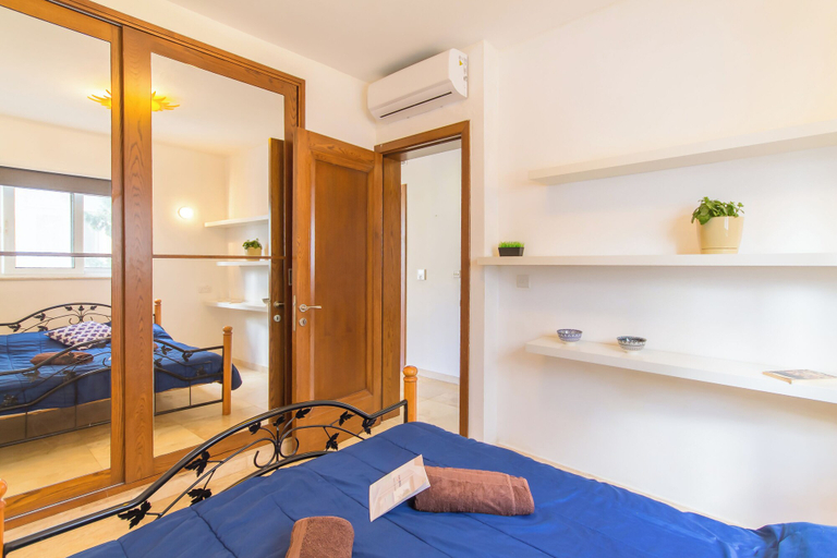 Room 2, Seaview Pool Dolmen Apt St Paul's Bay, Saint Paul's Bay