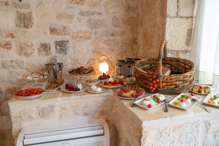 Food & Drinks 3, DONNAPAOLA MODERN FARM, Bari