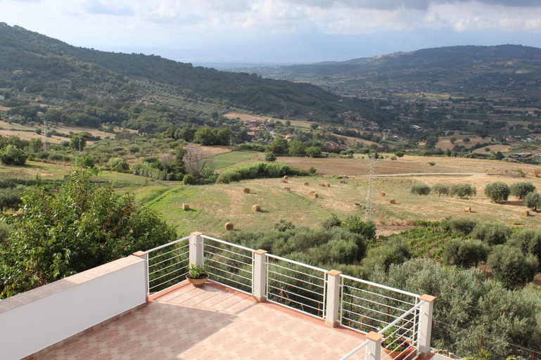 Others 5, TENUTA BILUCCIO B & B, Salerno