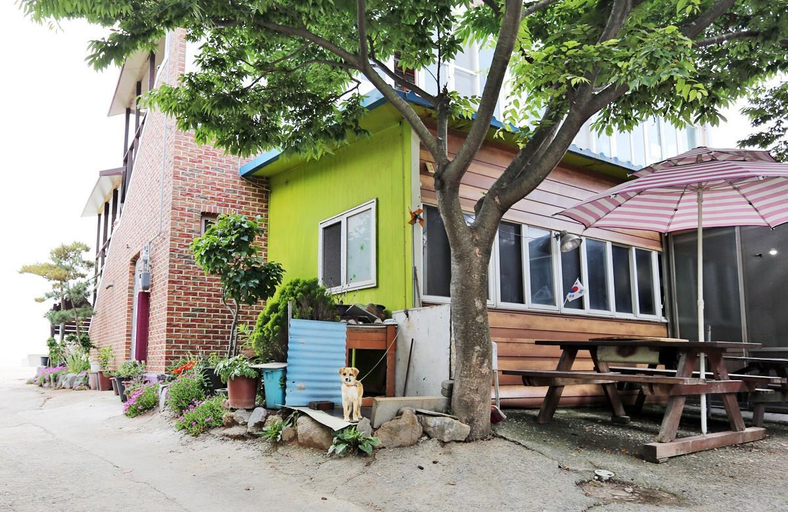 Others 5, Taean Gaetyeowool Pension, Taean