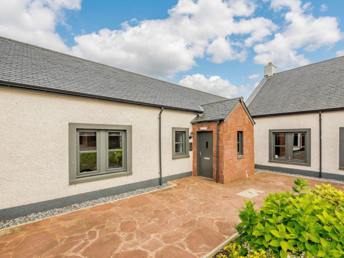 Others 3, Westertonhill Holiday Lodges - Private Hot Tub Hire Available, West Dunbartonshire