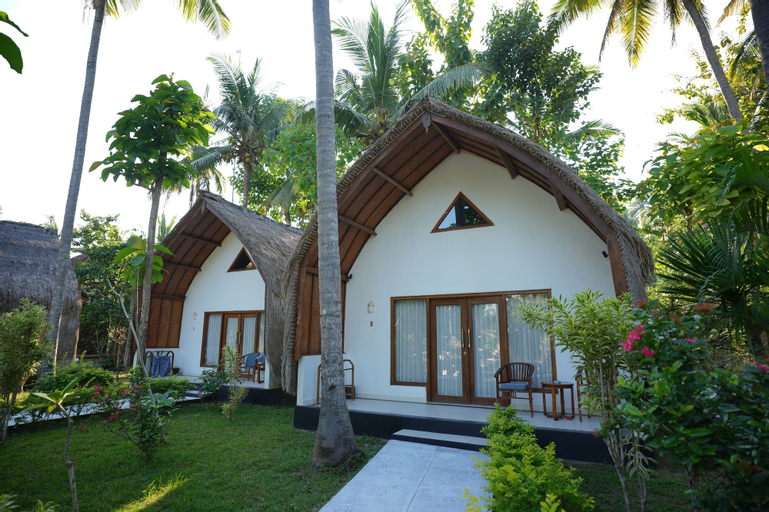Exterior 8